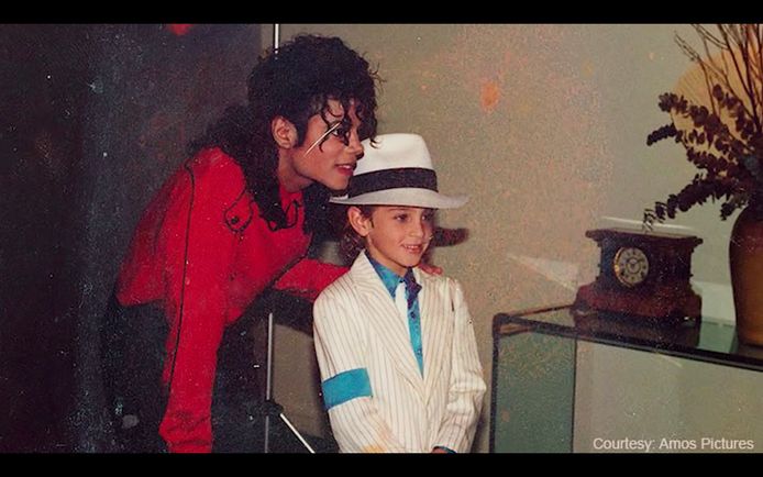Michael Jackson en Wade Robson, die in de docu ‘Leaving Neverland’ getuigt jarenlang door de zanger seksueel misbruikt te zijn.