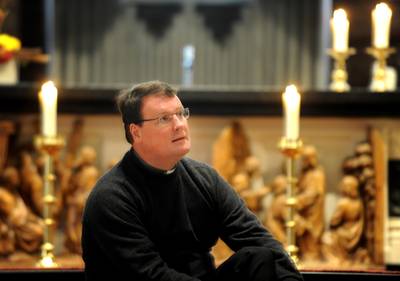 Twentse pastoor Marc Oortman leeft mee met zijn vrienden op Sri Lanka