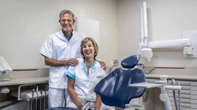 Veertig jaar samen in de praktijk: ‘Vroeger vroegen ze wanneer de tandarts kwam’