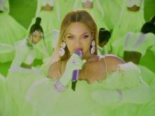 Avec sa fille Blue Ivy, Beyoncé rend hommage aux sœurs Williams dans une performance magistrale