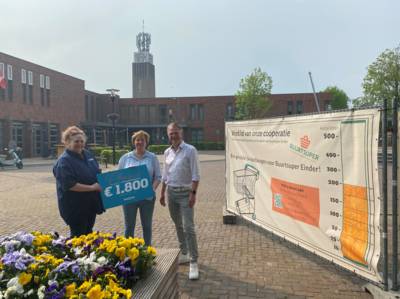 Cheque voor Eindse buurtsuper
