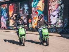 Mét helm en sneller: GO Sharing vervangt enkele snorscooters door bromscooters in Apeldoorn