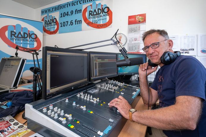 Marc Van Praet viert de 40ste verjaardag van Radio Sint-Jan