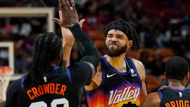 Phoenix Suns wint kraker en plaatst zich als eerste ploeg voor de play-offs