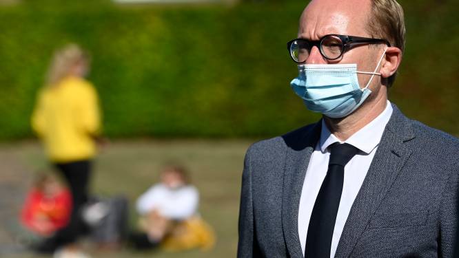 Geen afkoelingsweek in lager onderwijs, leerlingen krijgen wel vaste plaatsen: “Virologen bevestigen dat dit de juiste aanpak is”