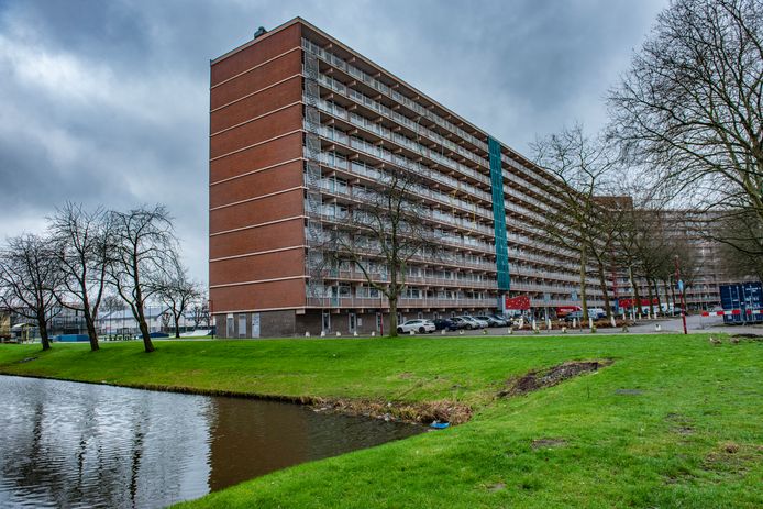 Flat Diederik van Tellingenlaan wordt gesloopt.