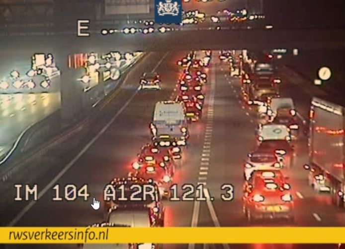 De file op de A12 bij Arnhem op camerabeeld van Rijkswaterstaat.