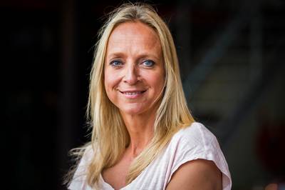 Floortje Dessing in vakjury Film by the Sea