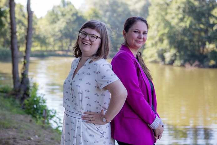 Collega-gemeenteraadsleden voor Groen Els Knoops en Anto Ciuca.