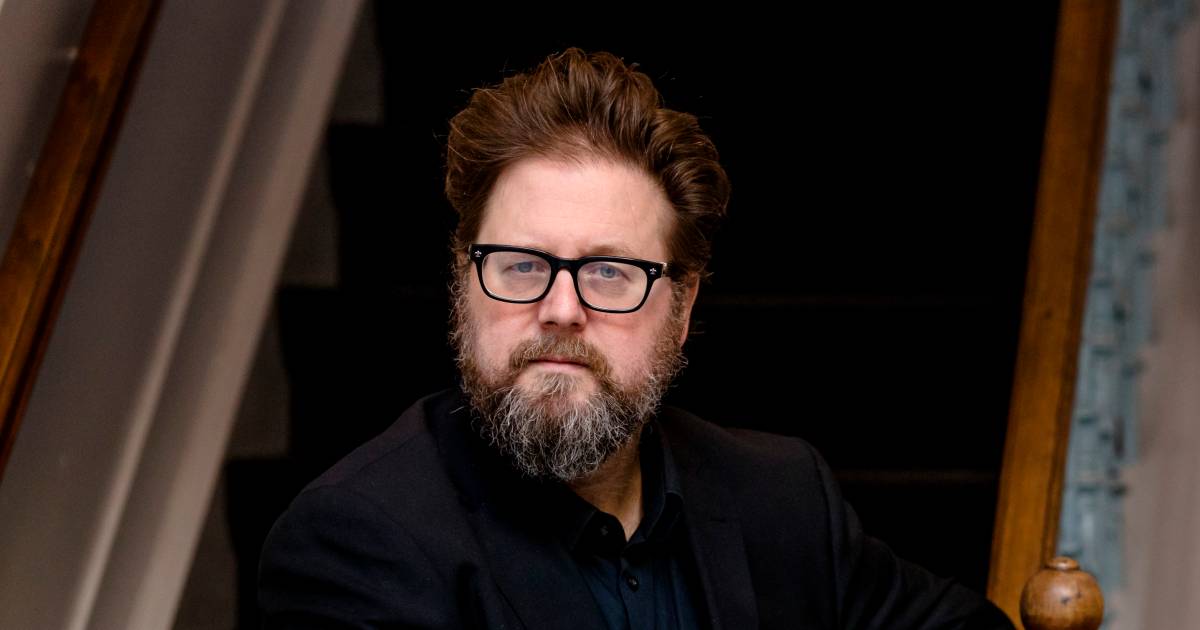 Twitter leeft ludiek mee met geblesseerde regisseur Koolhoven