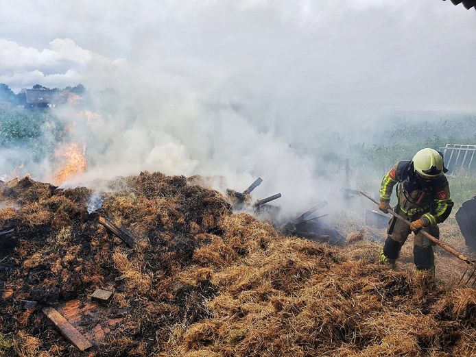 De brandende hooistapel in Diessen.