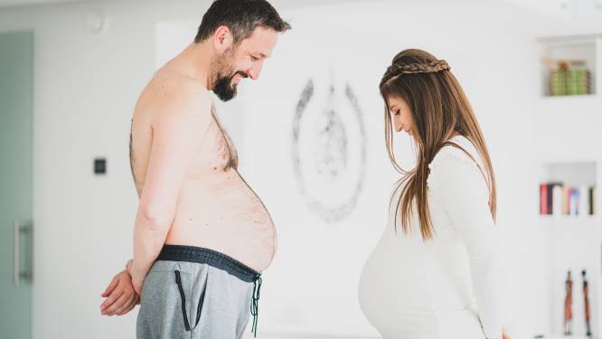 Dalend testosteron, emotioneler en een dadbod: zo zwangeren vaders een beetje mee
