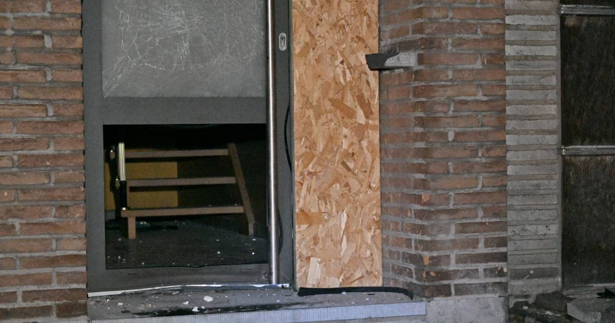 Non si ferma ad Anversa, la famiglia viene aggredita con l’esplosivo per l’ennesima volta fuori