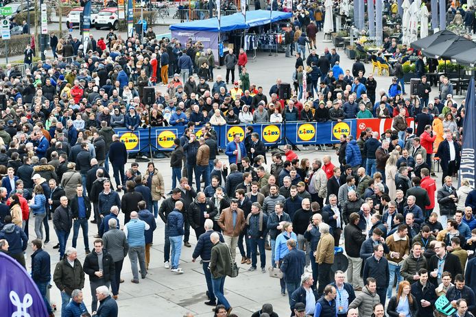 Dwars door Vlaanderen: start in Roeselare.