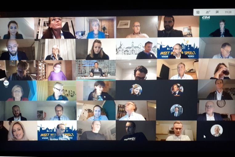De gemeenteraad van Harderwijk vergadert per video. Beeld Emiel Hakkenes