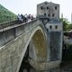 Traditionele dodensprong van historische brug in Mostar lokt meer en meer toeristen