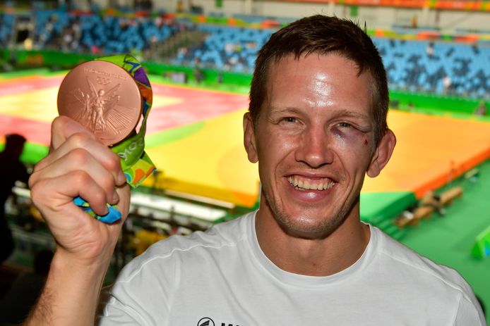 Van Tichelt met zijn bronzen medaille in Rio.