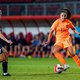 Er wordt steeds meer geïnvesteerd in vrouwenvoetbal. Maar met meer geld, spelen er ineens ook nieuwe belangen