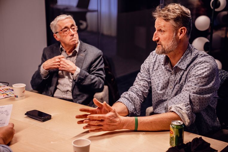 ‘Het nieuws over die whatsappjes over de begroting: totaal oninteressant. Dat zijn politieke spelletjes’, zegt Schoors.
 Beeld © Stefaan Temmerman