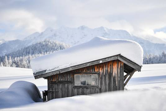 In het zuiden van Duitsland, Oostenrijk en Zwitserland komt de komende dagen een flink pak sneeuw naar beneden.