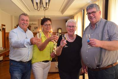 Wisseling van de wacht bij Grandcafé 't Centrum in Mill