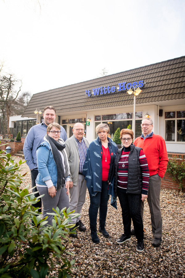 afdeling duizend Toevallig Familie Hogenboom-Gorter van 't Witte Hoes bij Rijssen verknocht aan plek:  'al onze herinneringen liggen in de zaak' | Foto | tubantia.nl