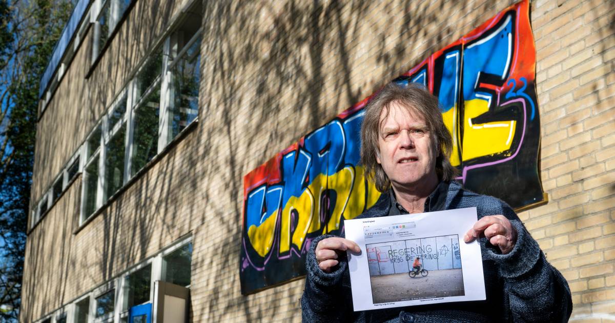 Geschorste docent die ‘gratenkut’ en ‘hondenlul’ leerde aan Oekraïners krijgt veel bijval: ‘Prettig verrast’