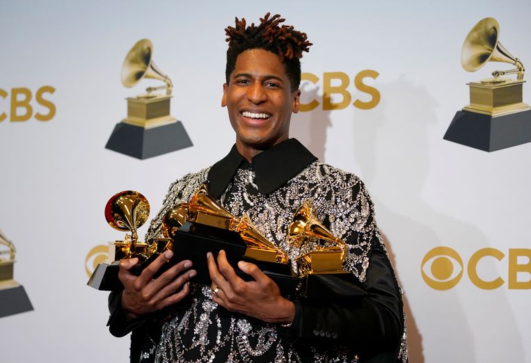 Jon Batiste verzilverde onder meer de Grammy voor 'album van het jaar' voor zijn plaat 'WE ARE'.  Beeld John Locher/Invision/AP