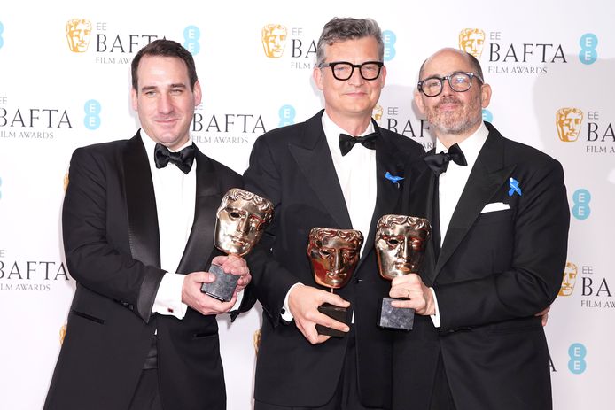James Friend (cinematografie), producer Malte Grunert en regisseur Edward Berger pronken met hun BAFTA.