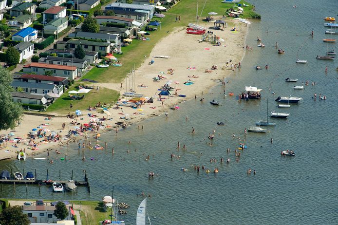 Een deel van vakantiepark Veluwe Strandbad bij Elburg.