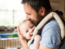 Blake souffre d'une malformation grave, ses parents sont obligés de le porter toute la journée
