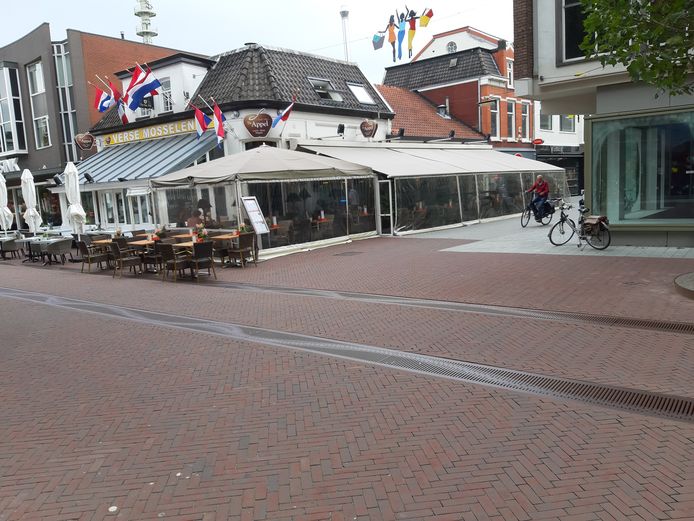 Café De Appel kreeg een dwangsom opgelegd, maar eigenaar George ten Brummelhuis laat het er niet bij zitten.