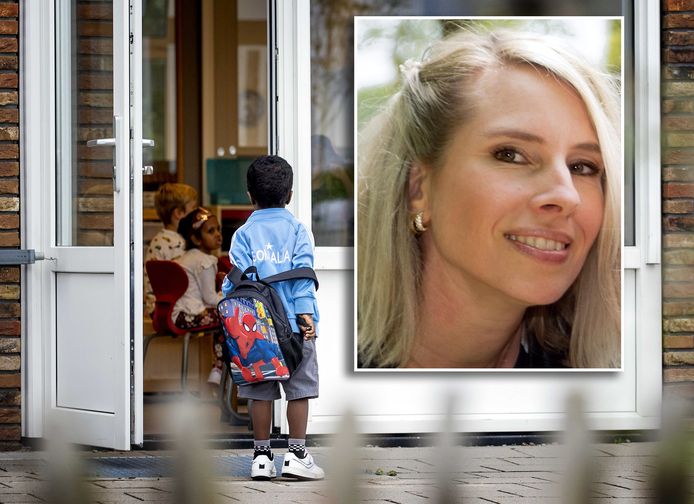 Kinderen lopen de school binnen. Inzet: Naomi Venus