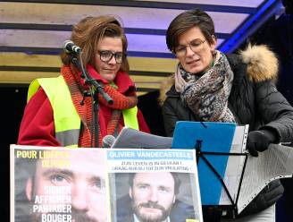Zussen van Belg die in Iraanse cel vastzit slaken noodkreet: “Olivier is nog vel over been. Belgische regering moet nú in actie komen”