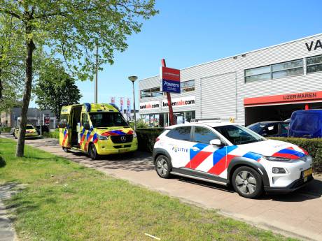 Stekende klant (60) badkamerzaak overleden nadat medewerker hem op hoofd sloeg: ‘Tragische uitkomst’