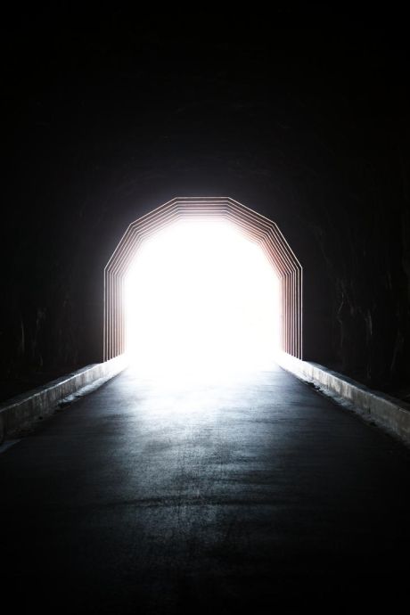 Lumière au bout du tunnel, impression de flotter: une étude éclaire les sensations ressenties juste avant de mourir