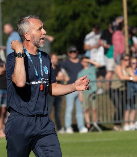 Trainer Adrie Poldervaart gaat supporters persoonlijk vertellen wat zijn plan is met ‘hun’ De Graafschap 