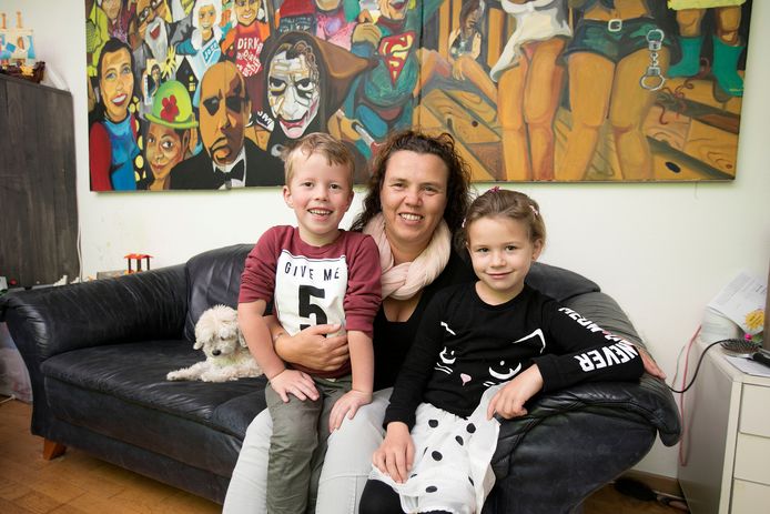 Marike Peeters met Koen en Saar.