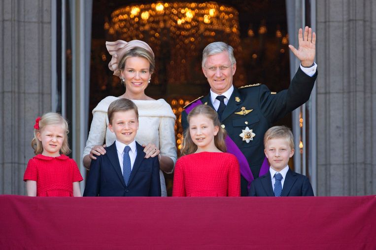Zoals het een koningspaar beaamt, hebben koning Filip en koningin Mathilde vier kinderen Beeld Photo News