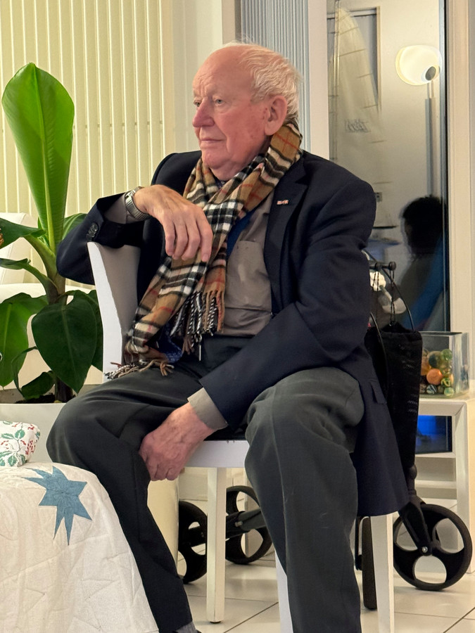Wiel Fransen (1933-2024): de grote man achter Kempen Airport | Foto | ed.nl