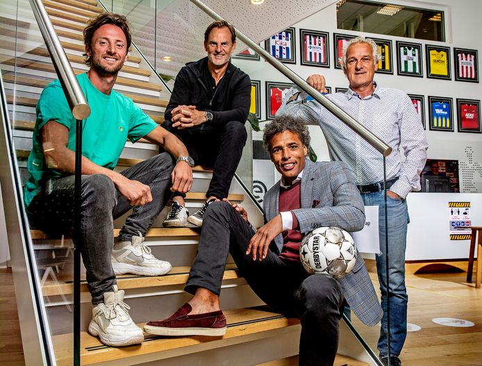 Bart Vriends, Ronald de Boer, Pierre van Hooijdonk en Fred Rutten blikken vooruit op het nieuwe seizoen.