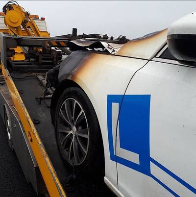 Brand in lesauto maakt eind aan eerste rijles op A15
