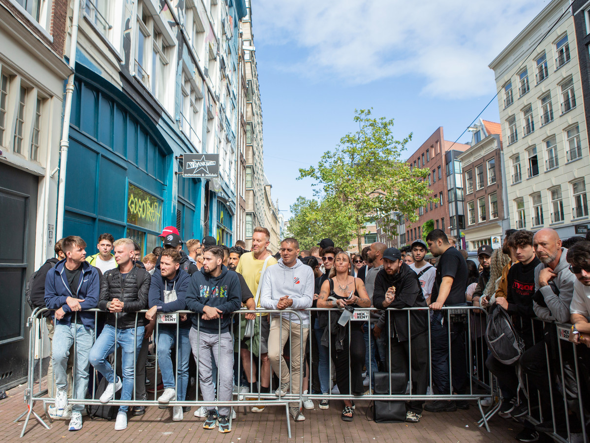 Een zak wiet voor 95 euro om Mike Tyson te ontmoeten in Amsterdam ‘Dit