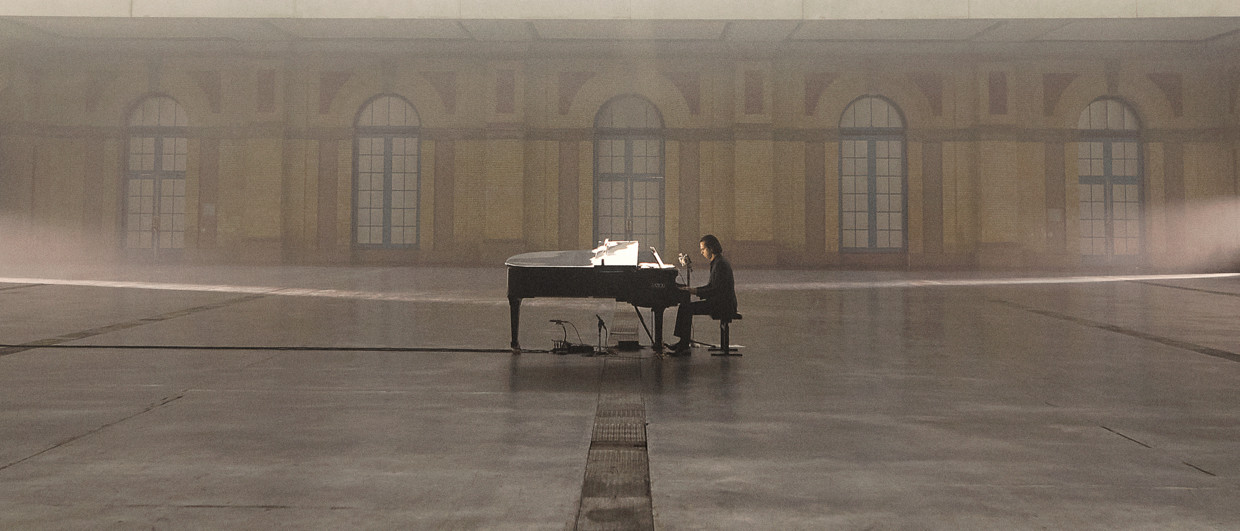 Nick Cave Alone at Alexandra Palace Beeld Idiot Prayer