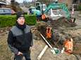 Marvin (36) rijdt naar zijn werk en valt met scooter in metersdiepe sinkhole: ‘Ik schrok mij de pleuris’