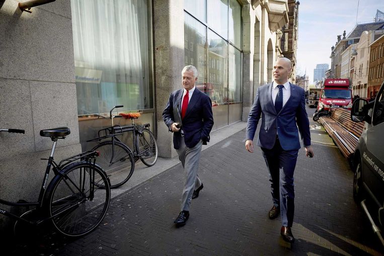 Moszkowicz met partijgenoot Joram van Klaveren (ex-PVV) in Den Haag. Beeld anp