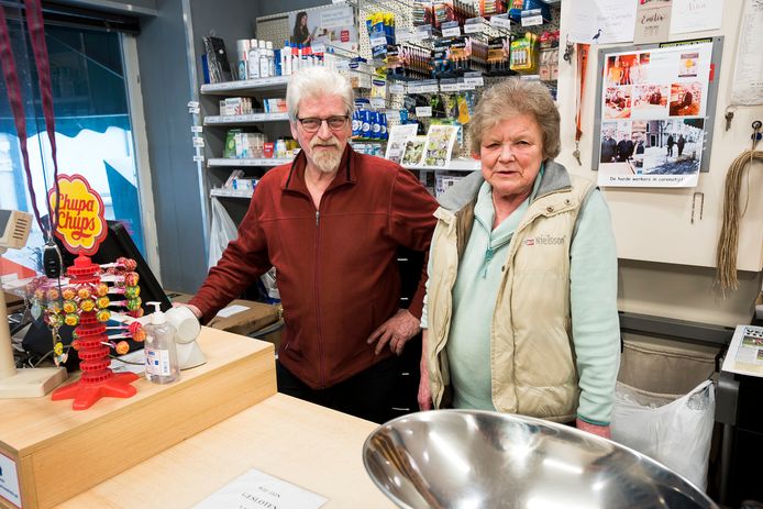 Dorp in actie om behoud enige winkel Iedereen wil zijn schouders