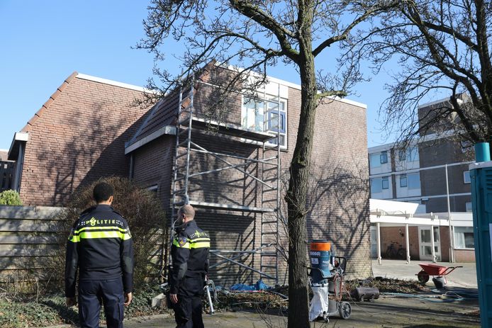 Op het Boekweitland in Soest viel een man van een steiger.