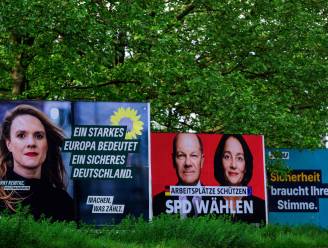 Duitse politicus moet geopereerd worden na gewelddadige aanval tijdens verkiezingscampagne