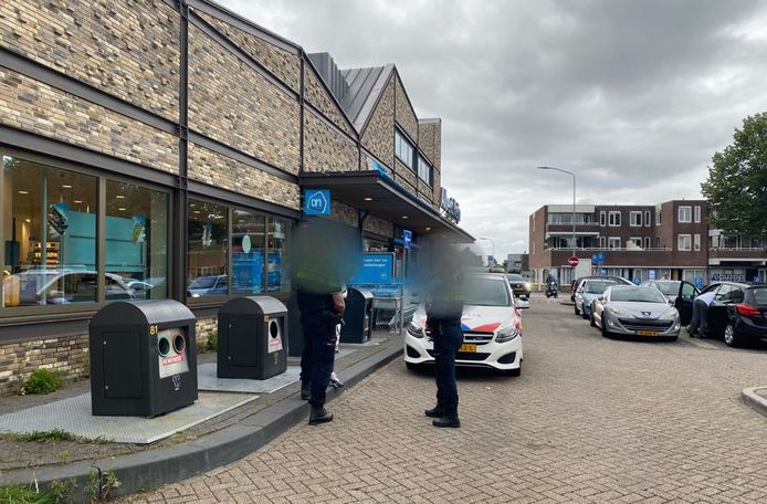 Bij de diefstal in de winkel in Harderwijk werden drie mensen opgepakt.